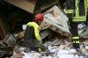 Emergenza terremoto: i vigili del fuoco al lavoro