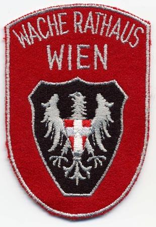 Wien - Distintivo rosso con aquila bianca su sfondo nero
