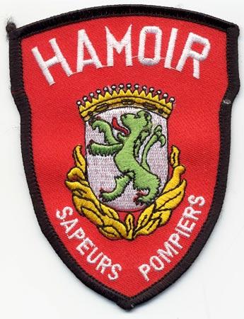 Hamoir - Distintivo rosso con diciture bianche