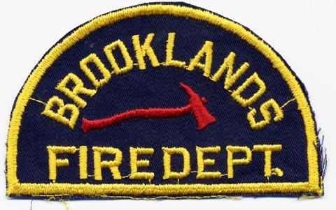 Brooklands - Distintivo nero con diciture gialle