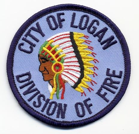 Logan - Distintivo azzurro con al centro un indiano