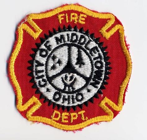 Middletown - Distintivo rosso e bianco con diciture gialle e nere