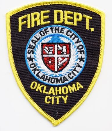 Oklahoma City - Distintivo nero con diciture gialle