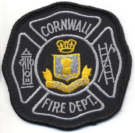 Cornwall - Distintivo nero con al centro una corona gialla