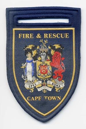 Cape Town - Distintivo blu con diciture gialle