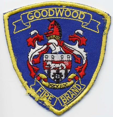 Goodwood - Distintivo blu con diciture gialle