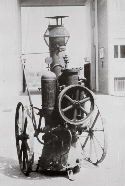 Pompa a vapore (su carrello trainato a mano). Prodotta dalla Merryweather di Londra nel 1880 circa