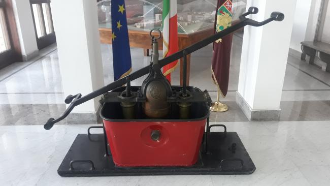 Pompa a mano prodotta dalla casa torinese Pietro Berzia